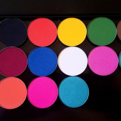 Elisa Griffith Pressed Powder Hotness